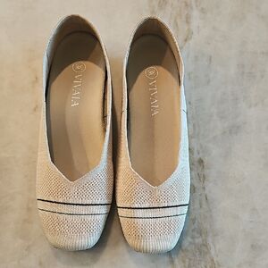 VIVAIA Women's Beige Flats Size 8 1/2